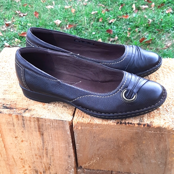 LADIES CLARKS Genuine Leather Flats shoes Brown color Size 8 - Picture 3 of 11